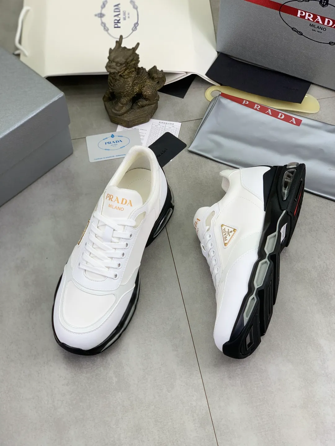 Men's men's shoes 💰pP640 💰[New model] The top version is now available on the official website, 🆘 The air-cushion shock-absorbing thick-soled trendy brand (Prada) is the main popular model, the avant-garde and versatile fashionable men's shoes are privately modeled, and the cowhide surface is spliced 1:1.. The fashion is simple, the original imported cowhide feet; the atmosphere, personality, more fashionable, eye-catching, and pursuit of class, it will subvert the old idea, and be with you to spend time with fashion trendsetters! Must keep for yourself ! Tall and comfortable, large and low, high-end quality workmanship. Size: 38-45; 3️⃣colors available.